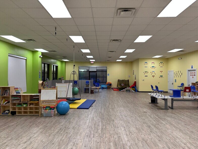 More Photos Of 850-852 Perry Rd, Apex Medical For Lease