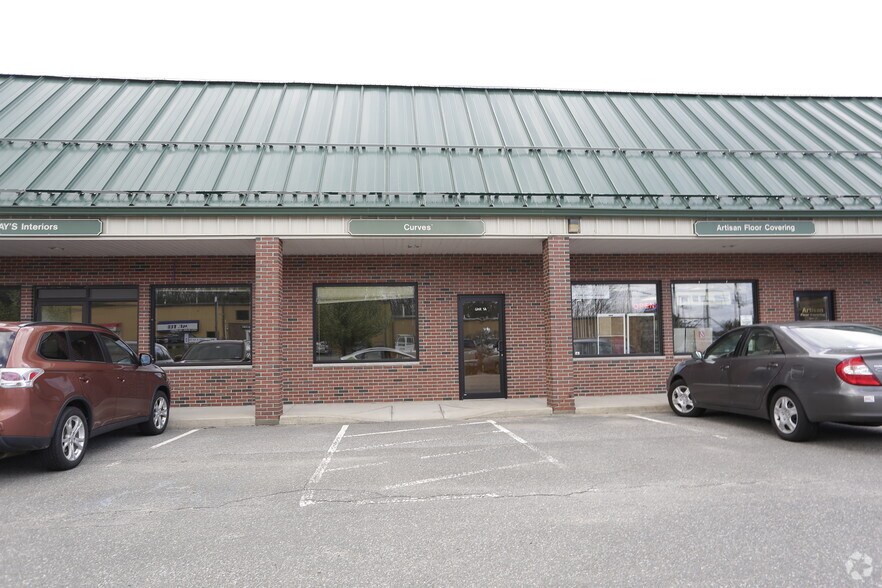 More Photos Of 939-941 Salem St, Groveland Storefront Retail Office For Sale