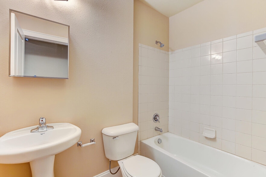 More Photos Of 1432 Pennsylvania St, Denver Apartments For Sale