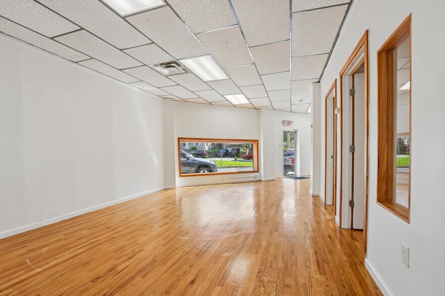More Photos Of 825-829 Rt-5, Ridgefield General Retail For Lease