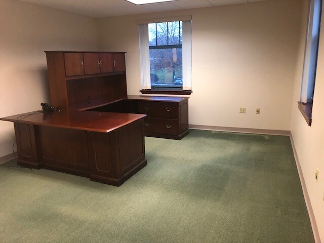 More Photos Of 5 Community Dr, Augusta Office For Sale