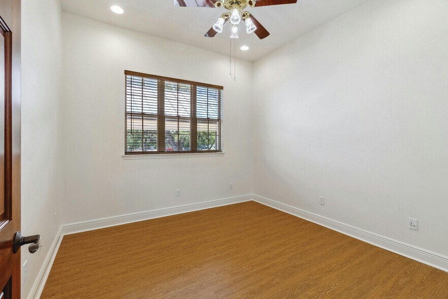 More Photos Of 310 Stagecoach Trl, San Marcos Medical For Lease