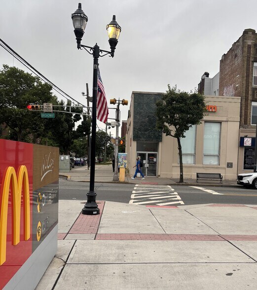 Primary Photo Of 544 Broadway, Bayonne General Retail For Lease