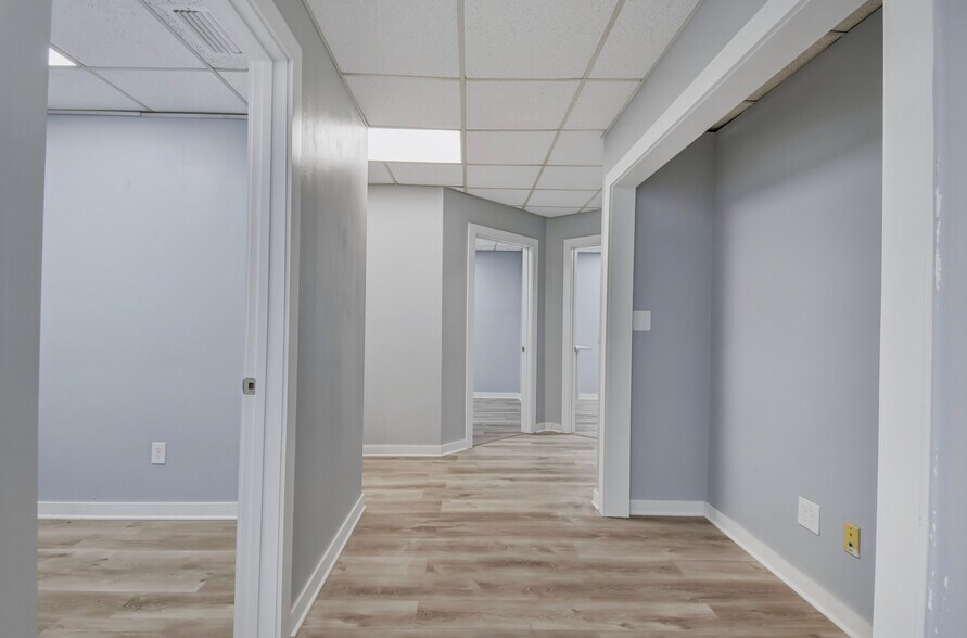 More Photos Of 953 Lane Ave S, Jacksonville Medical For Lease