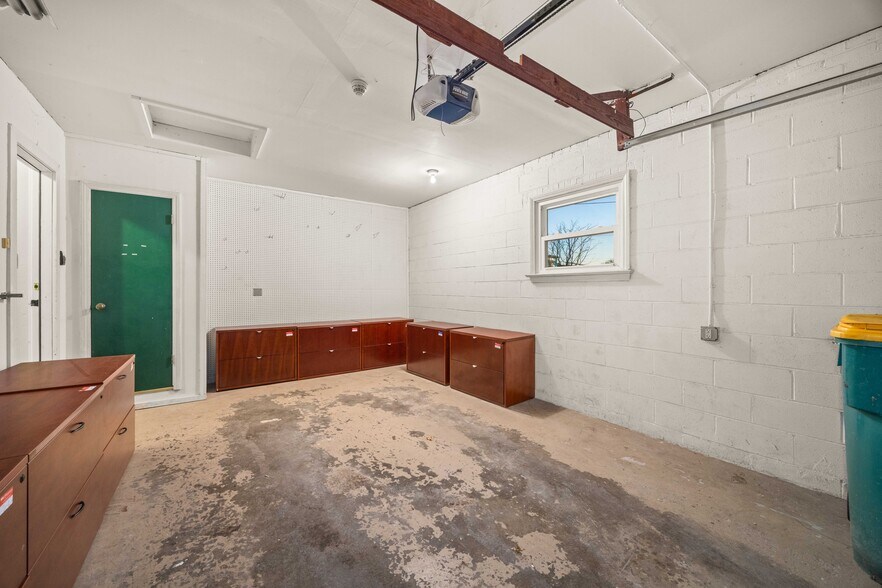 More Photos Of 704 E 9th St, Lockport Medical For Sale