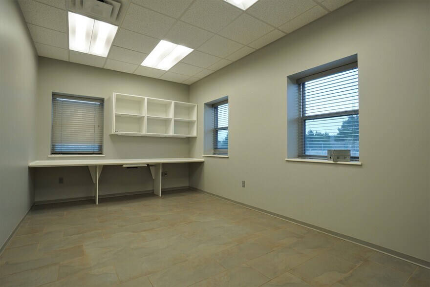 More Photos Of 248 Production Rd, Clinton Office Residential For Sale