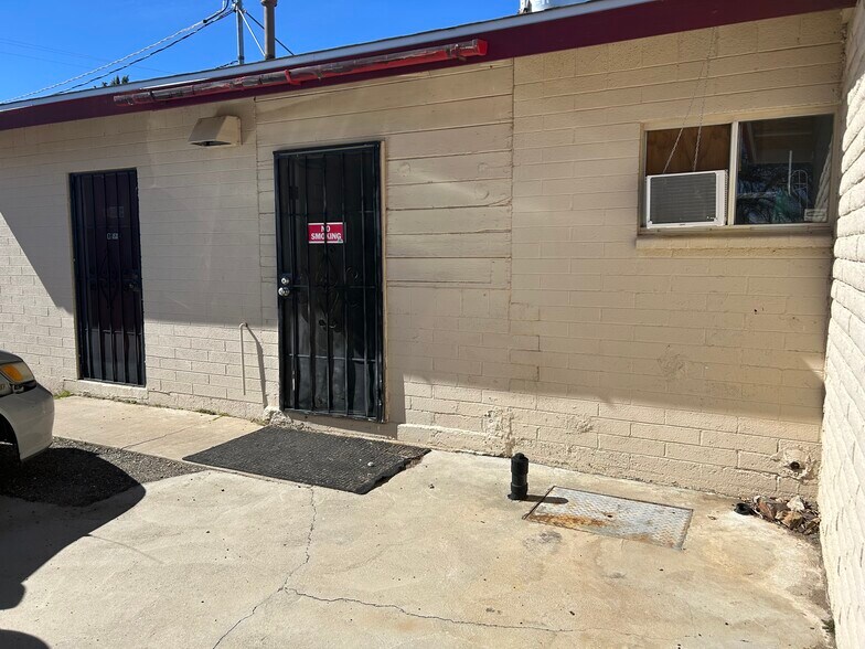 More Photos Of 10052 S Highway 69, Mayer Restaurant For Lease