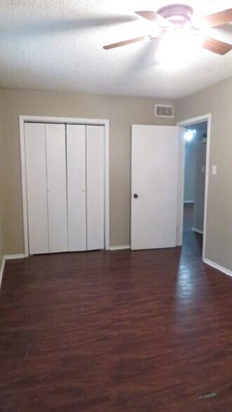 More Photos Of 1301 Pine St, Texarkana Apartments For Sale
