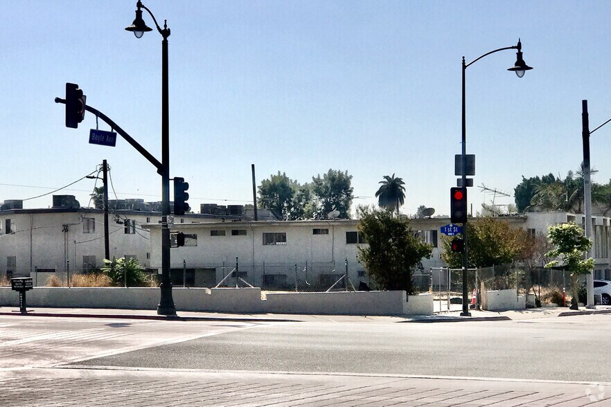More Photos Of 110 S Boyle Ave, Los Angeles Apartments For Lease