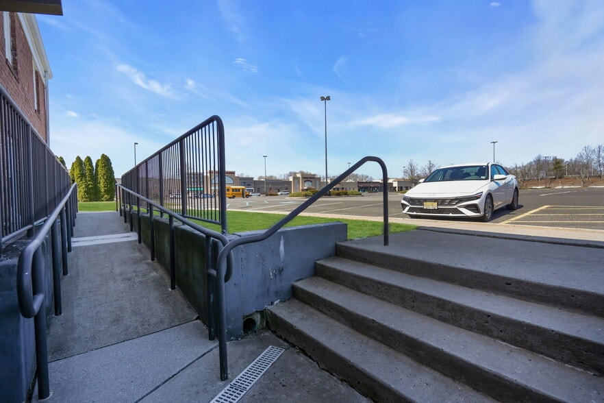 More Photos Of 70 Schanck Rd, Freehold Medical For Lease