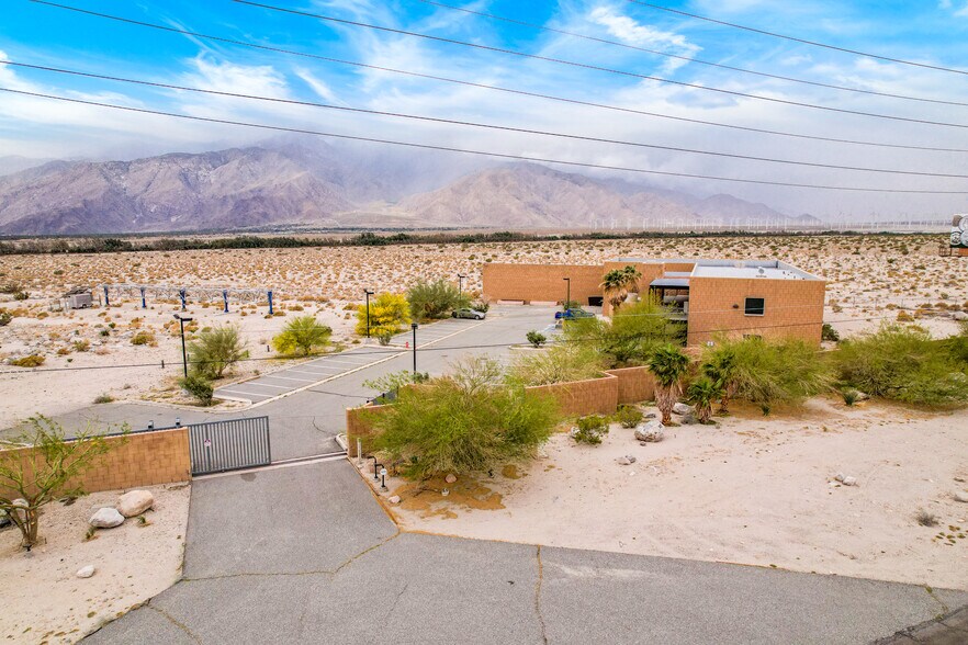 More Photos Of 3301 Micro Pl, Palm Springs Manufacturing For Lease