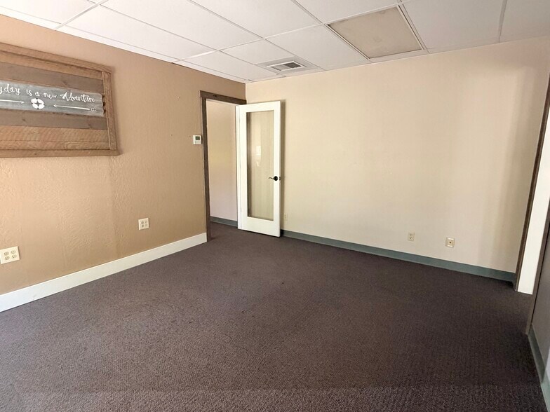 More Photos Of 321 Nevada St, Auburn Flex For Lease