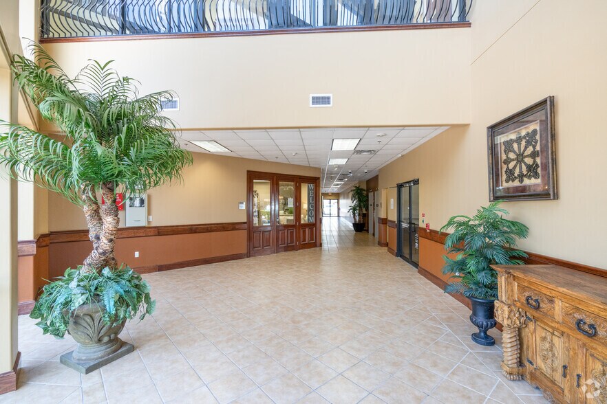 More Photos Of 9307 Broadway St, Pearland Office For Lease