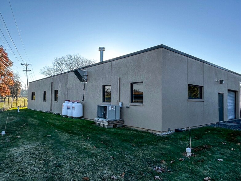 More Photos Of 171 Technology Dr, Boalsburg Light Manufacturing For Sale