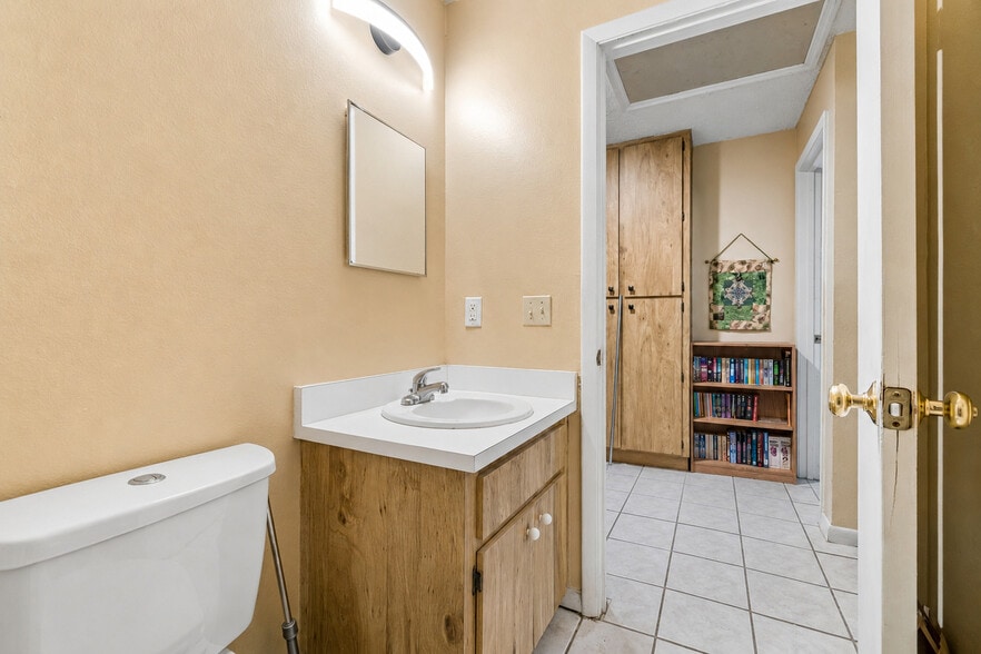 More Photos Of 3132 Bloomingdale Villas Ct, Brandon Apartments For Sale