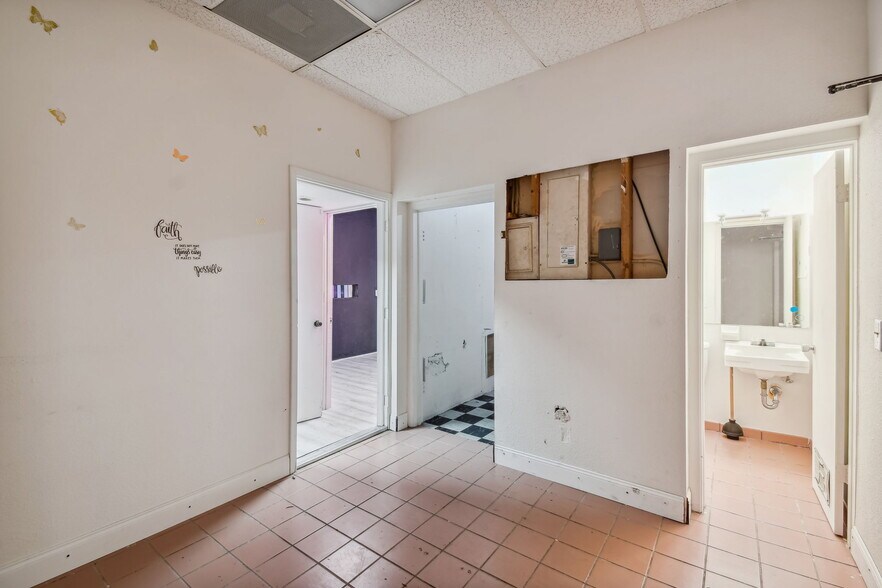 More Photos Of 1006 6th St NW, Winter Haven General Retail For Sale