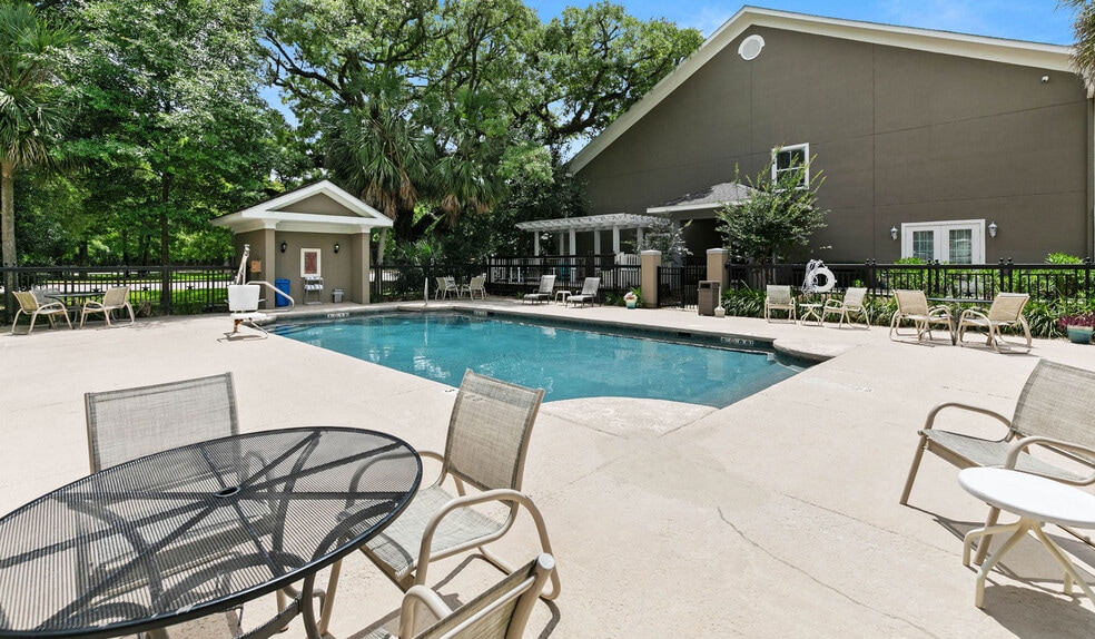 More Photos Of 19751 S Greeno Rd, Fairhope Hotel For Sale