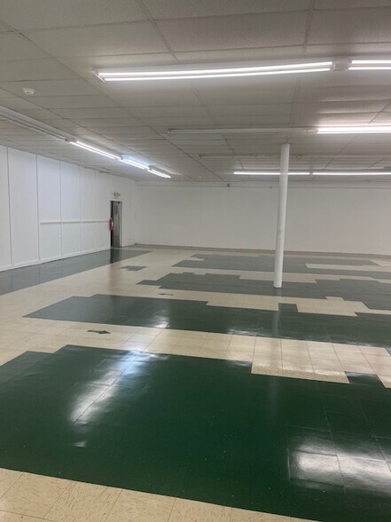 More Photos Of 561 Broad st, Waverly General Retail For Lease