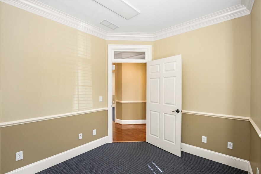 More Photos Of 3535 Roswell Rd, Marietta Office Residential For Lease