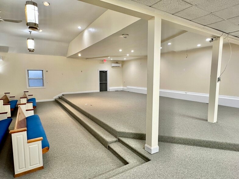More Photos Of 346 Denison St, Baltimore Religious Facility For Sale