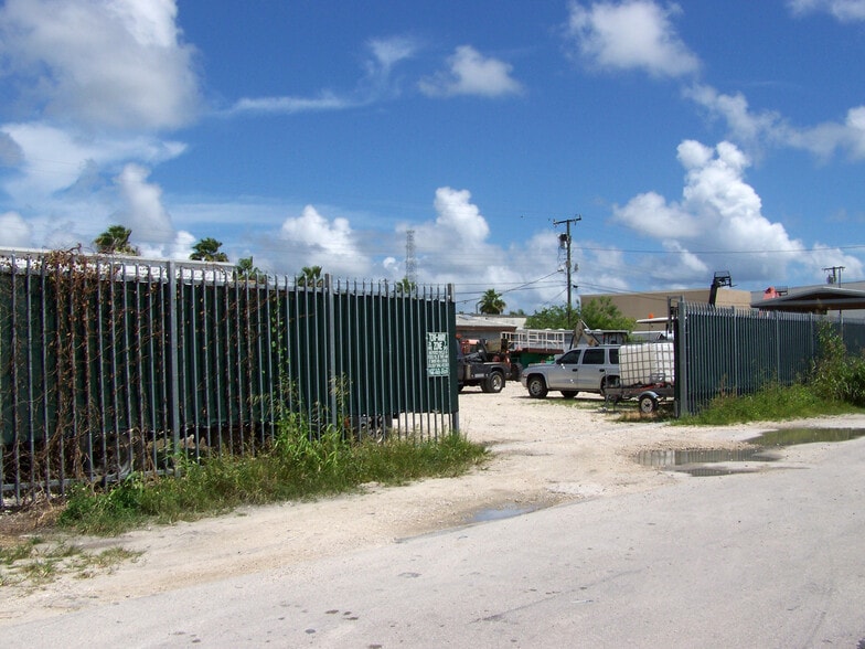 More Photos Of 10460 SW 187th Ter, Miami Warehouse For Sale