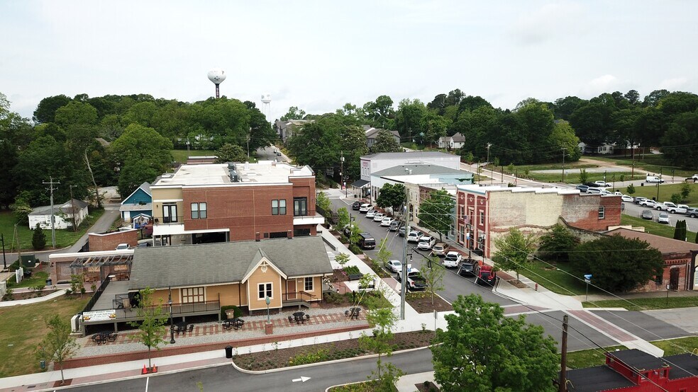 More Photos Of 5504 Main St, Flowery Branch Storefront Retail Office For Sale