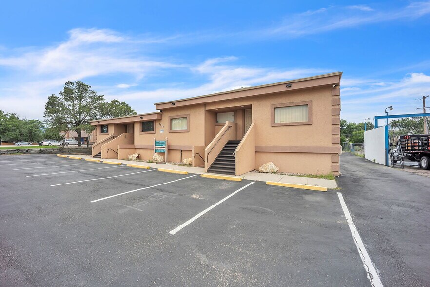 More Photos Of 2924 Beacon St, Colorado Springs Medical For Sale
