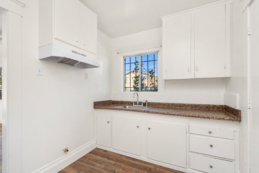 More Photos Of 720 King Ave, Wilmington Apartments For Sale