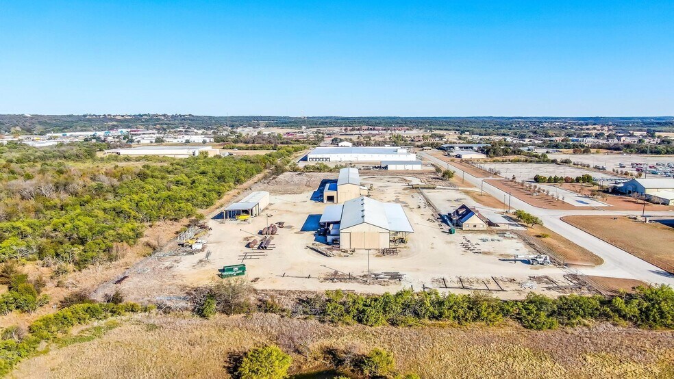 More Photos Of 520 Tradeway Dr, Mineral Wells Warehouse For Sale