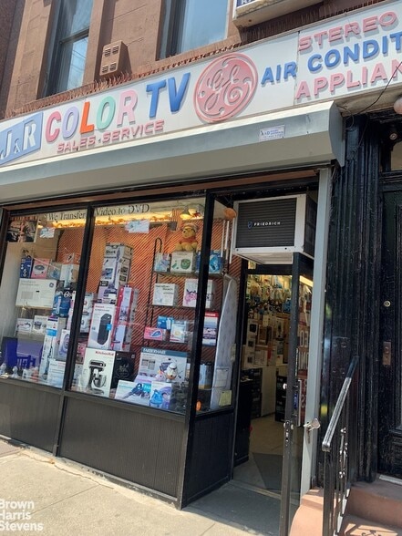 More Photos Of 108 7th Ave, Brooklyn Storefront Retail Residential For Sale
