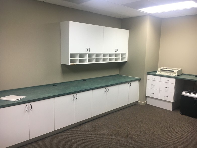 More Photos Of 5 Dunmore Ct, Hilton Head Office Residential For Sale