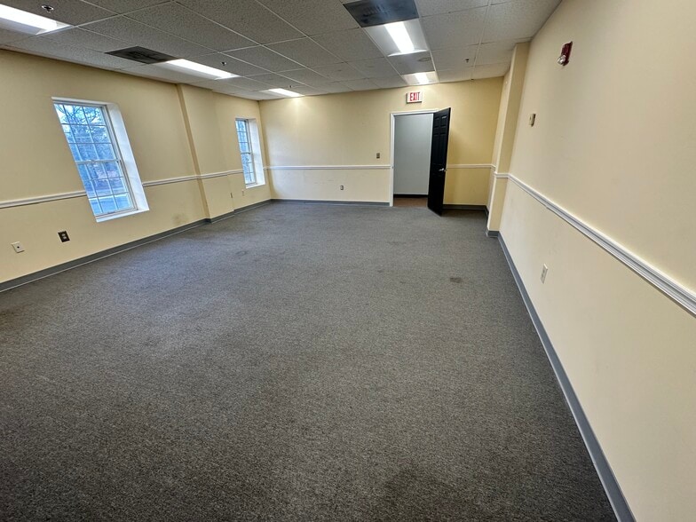 More Photos Of 8222 Schultz Rd, Clinton Office For Lease