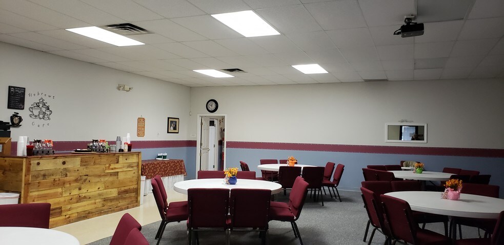 More Photos Of 49532-49540 Gratiot Ave, Chesterfield Freestanding For Lease