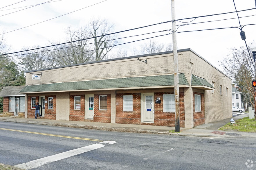 Primary Photo Of 600-604 W Washington St, Suffolk Storefront Retail Office For Sale