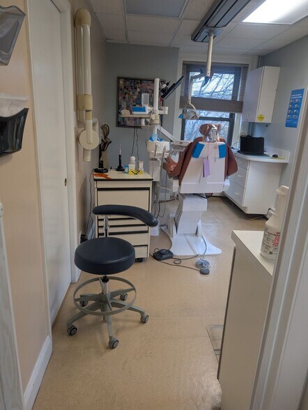More Photos Of 1051 Beacon St, Brookline Medical For Sale