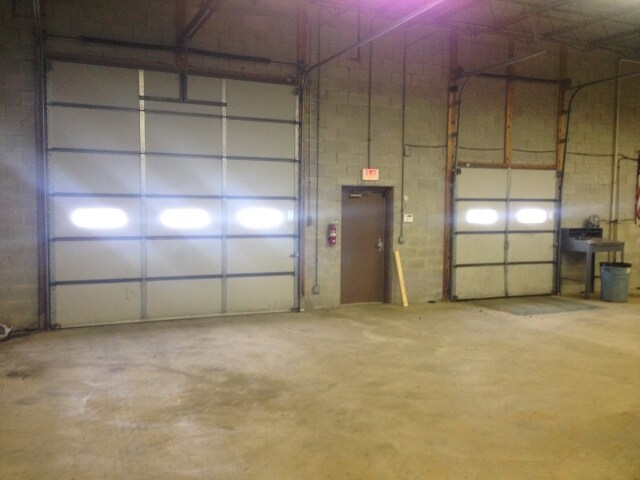 More Photos Of 570 Oakwood Rd, Lake Zurich Light Distribution For Sale