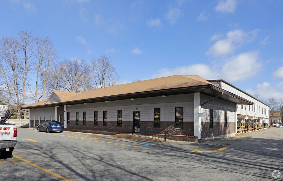 Primary Photo Of 132 Central St, Foxborough Medical For Lease