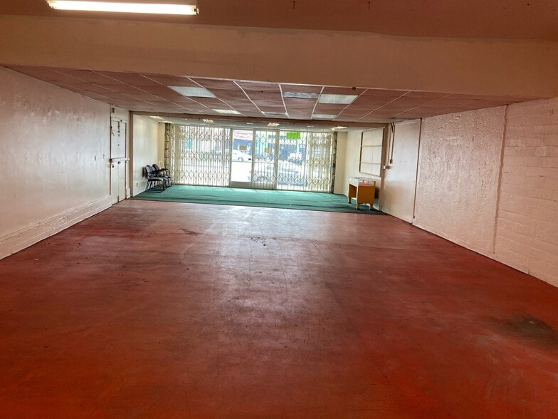 More Photos Of 3239 E Florence Ave, Huntington Park Convenience Store For Lease