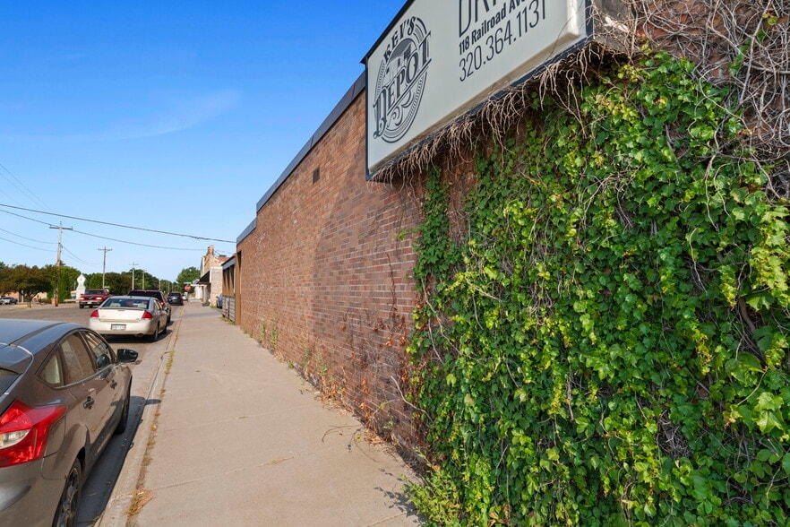 More Photos Of 118 Railroad Ave NE, Mora General Retail For Sale