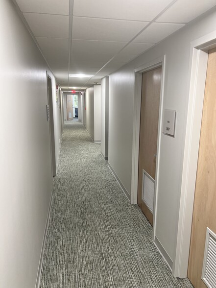 More Photos Of 235 E Ponce de Leon Ave, Decatur Office For Lease