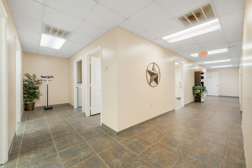 More Photos Of 3480 W Main St, League City Medical For Sale