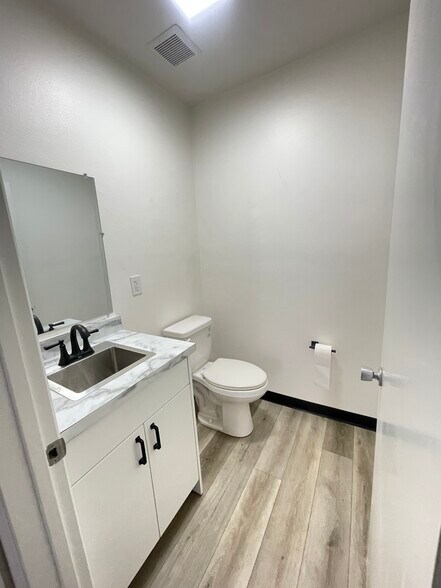 More Photos Of 370 W 6th St, San Bernardino Loft Creative Space For Lease