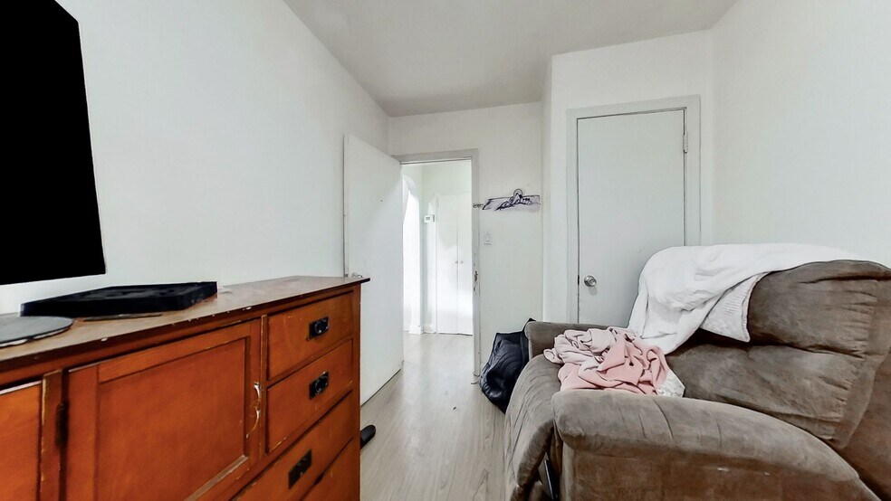 More Photos Of 372 Marshall Ln, Sudbury Apartments For Sale