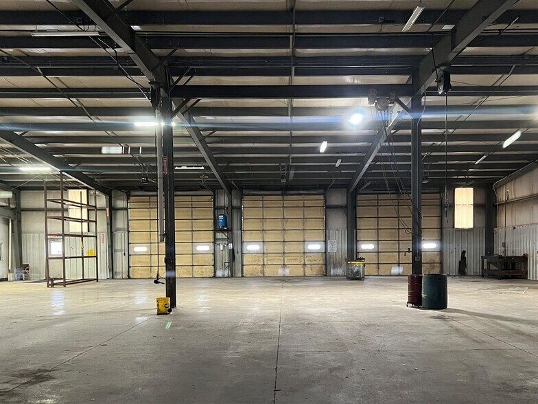More Photos Of 7171 W Ridge Rd, Fairview Warehouse For Lease