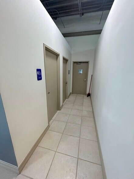 More Photos Of 9231 Brookwood Ct, Bonita Springs Light Manufacturing For Lease