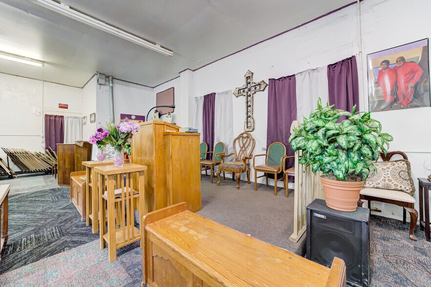 More Photos Of 1923 N Lottie Ave, Oklahoma City Storefront For Sale