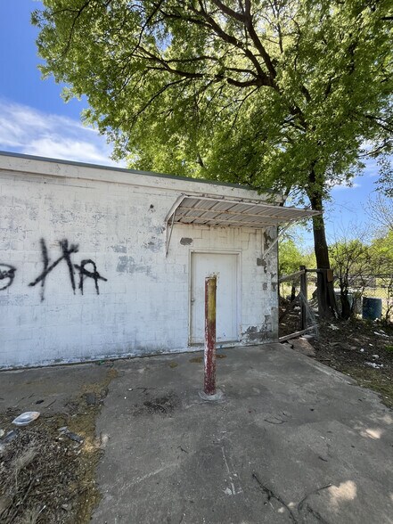 More Photos Of 6512-6528 N Peoria Ave, Tulsa General Retail For Sale