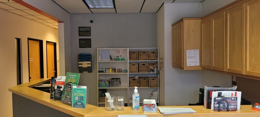 More Photos Of 601 Commerce Dr, Roseville Flex For Lease