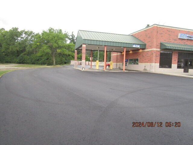 More Photos Of 1325 N Main St, Adrian Unknown For Lease