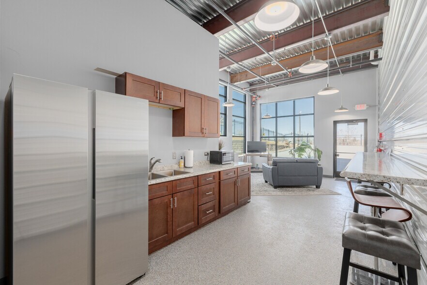 More Photos Of 560-580 Ames St, Lakewood Self Storage For Sale